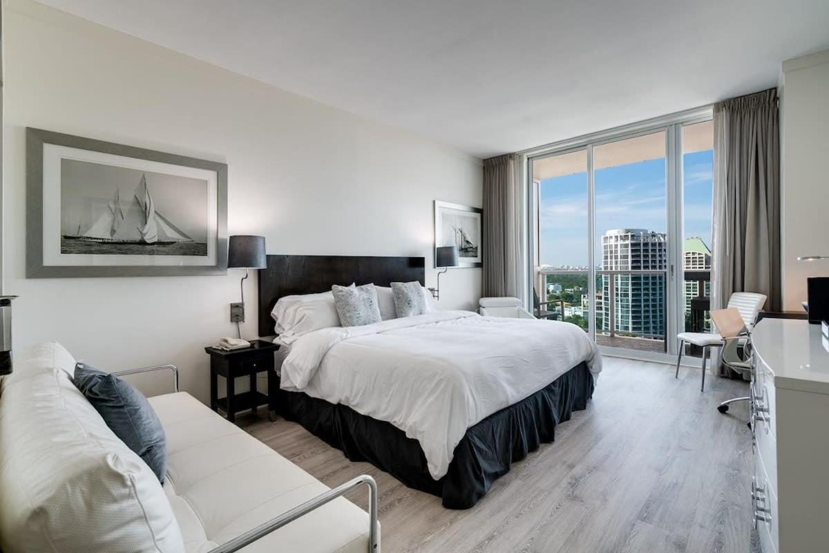 View Balcony Steps From Restaurants, Peacock Park & Marina Holiday home Miami