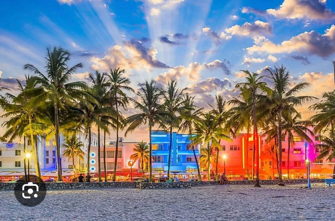 Lyz Airport * Miami
