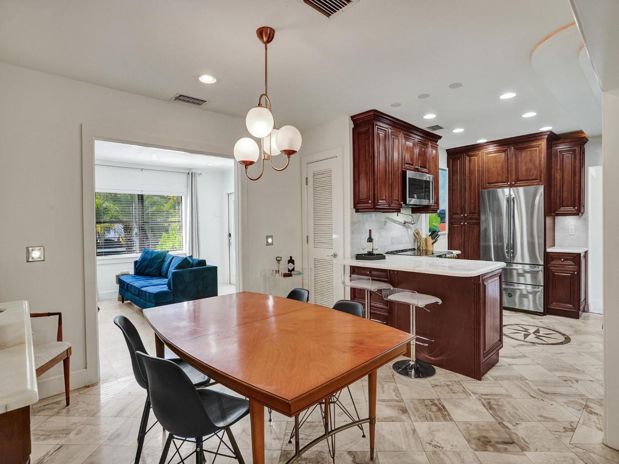Azzure 10 Mins To South 4 Bedroom *