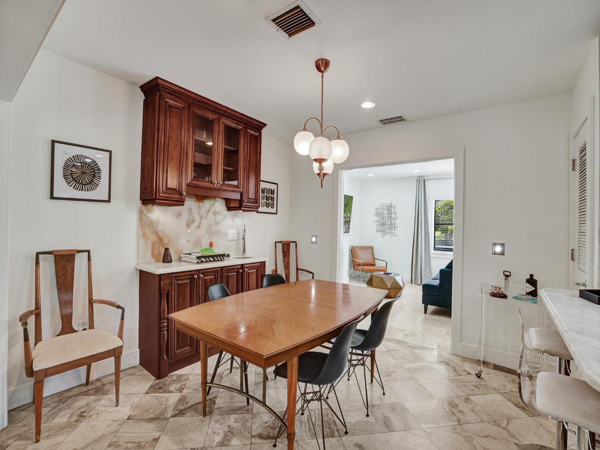 Villa Azzure 10 Mins To South 4 Bedroom