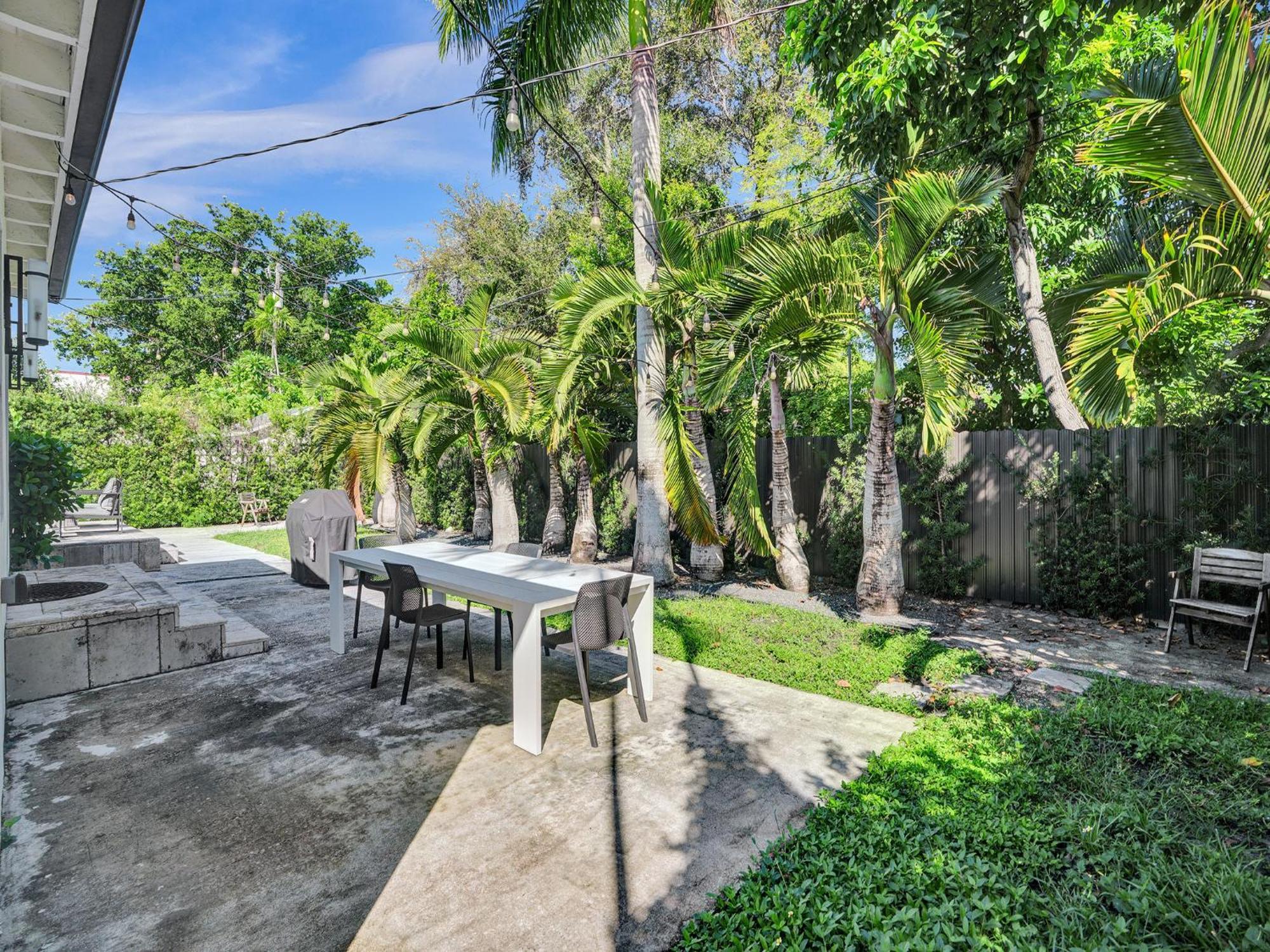 Azzure 10 Mins To South 4 Bedroom *