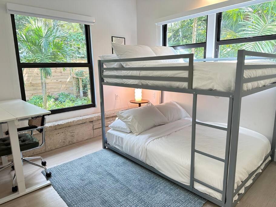Coconut Grove Mid-century Jungle Oasis Holiday home Miami