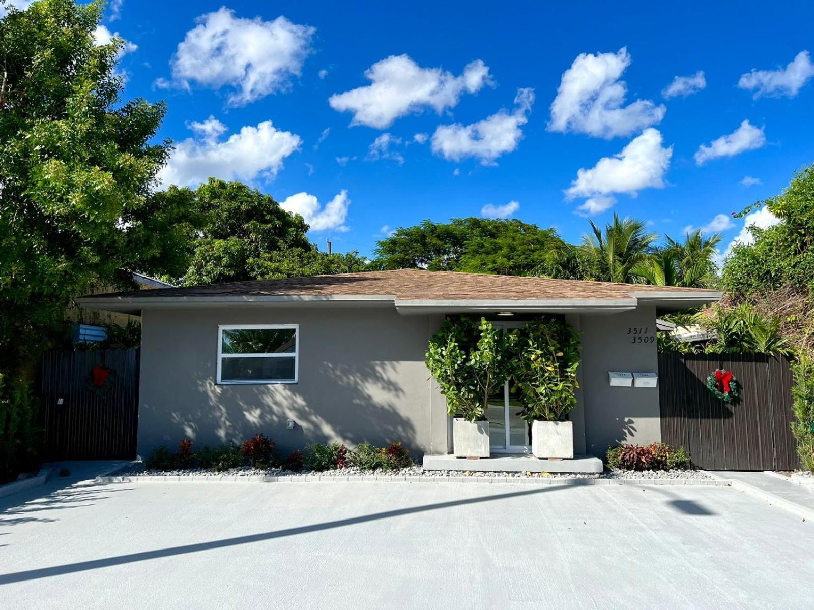 Beautiful, Fully Furnished 4bed 2bath House - 5 Minute Walk To Miracle Mile Downtown Coral Gables