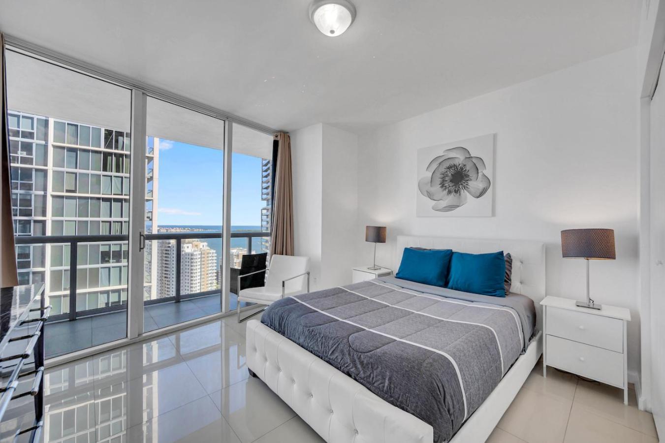 *w Icon Brickell- Luxury 2br Highrise Corner Condo** * Miami