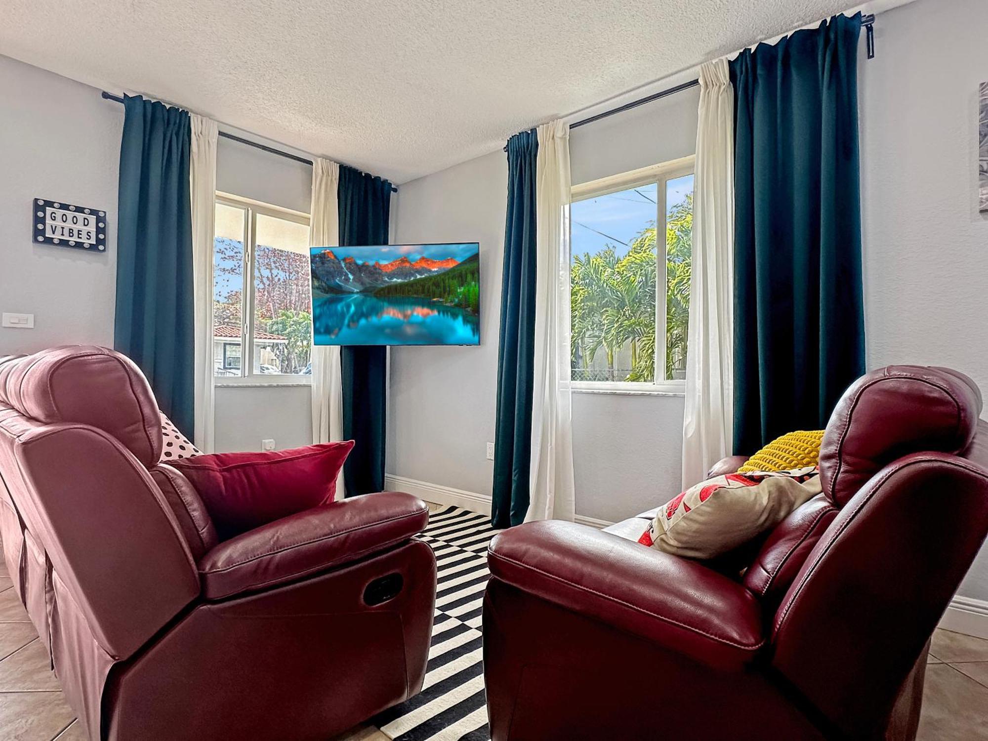 Vacay Spot Happy Escape 15 Min Massage Shower Prime Loc! 6 Blocks Away From Bars, Nite Clubs, Res, Shops Ferienhaus *