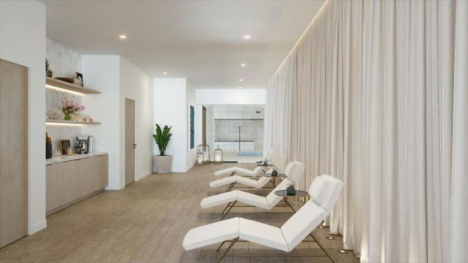 Ocean View 2 Bedroom Downtown 5 Minutes From *
