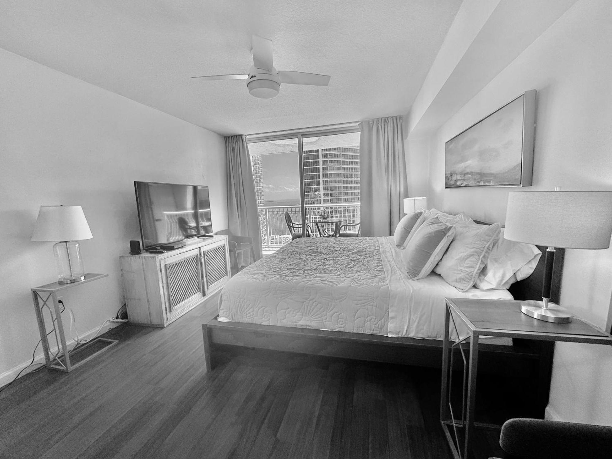 Brickell Unit, Amazing View, Balcony, Pool, 1 Free Parking *