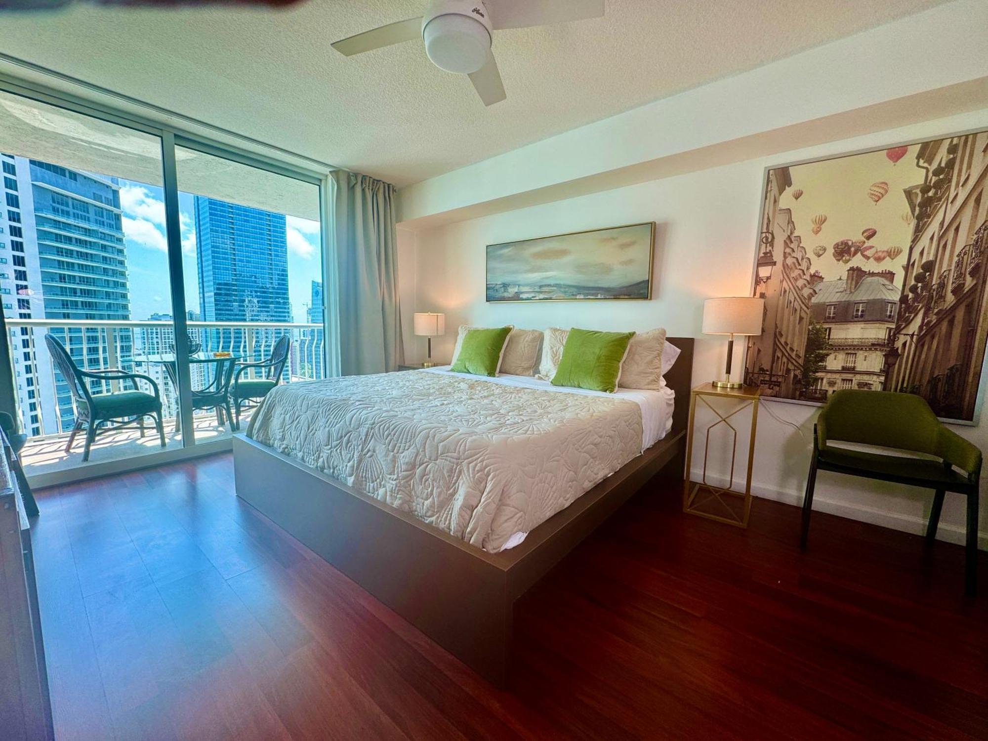 Apartment Brickell Unit, Amazing View, Balcony, Pool, 1 Free Parking *
