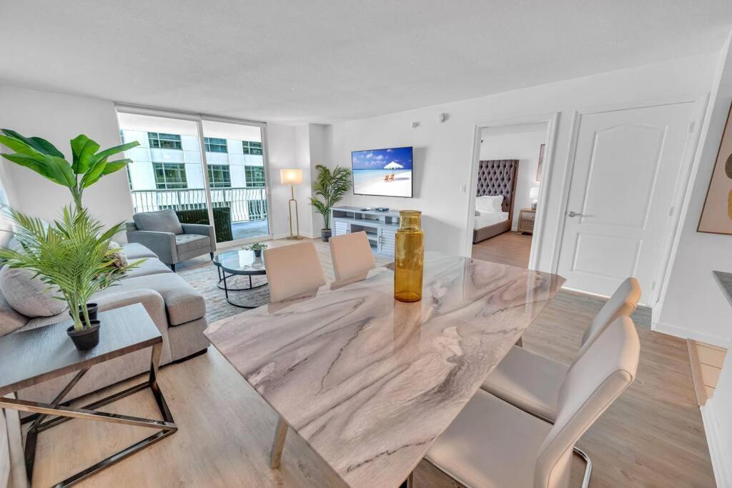 Stunning 1 Bdr 1 Bth • Brickell • Bay & Views Appartement