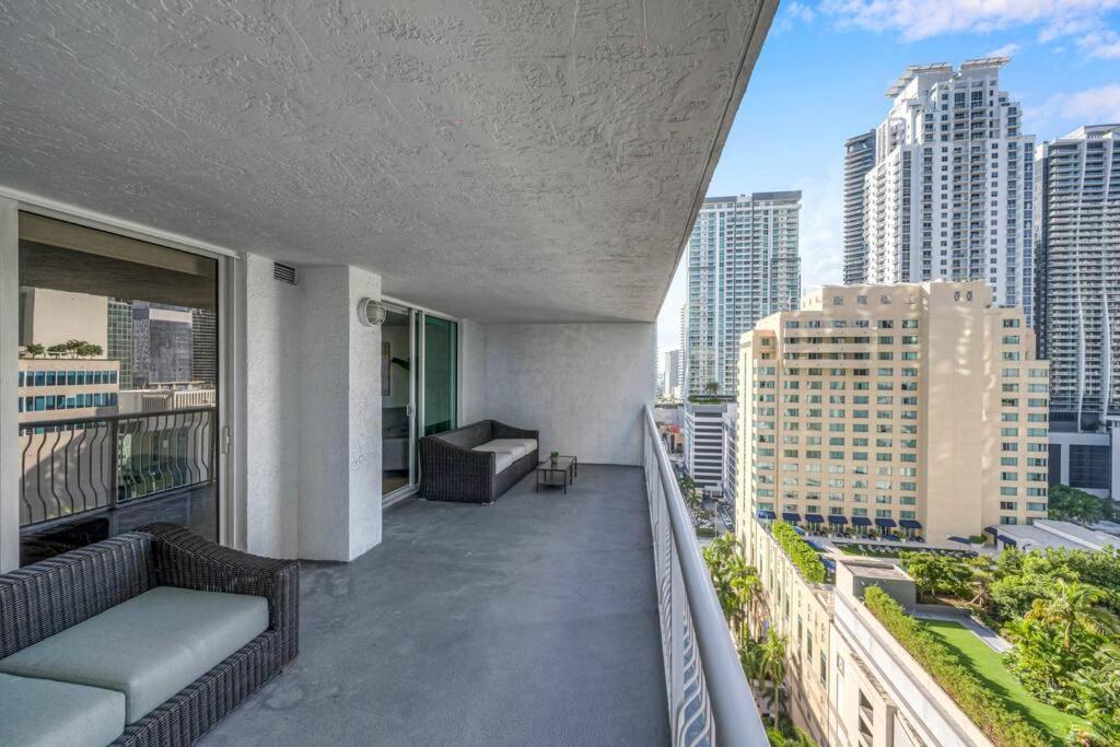 Stunning 1 Bdr 1 Bth • Brickell • Bay & Views Miami