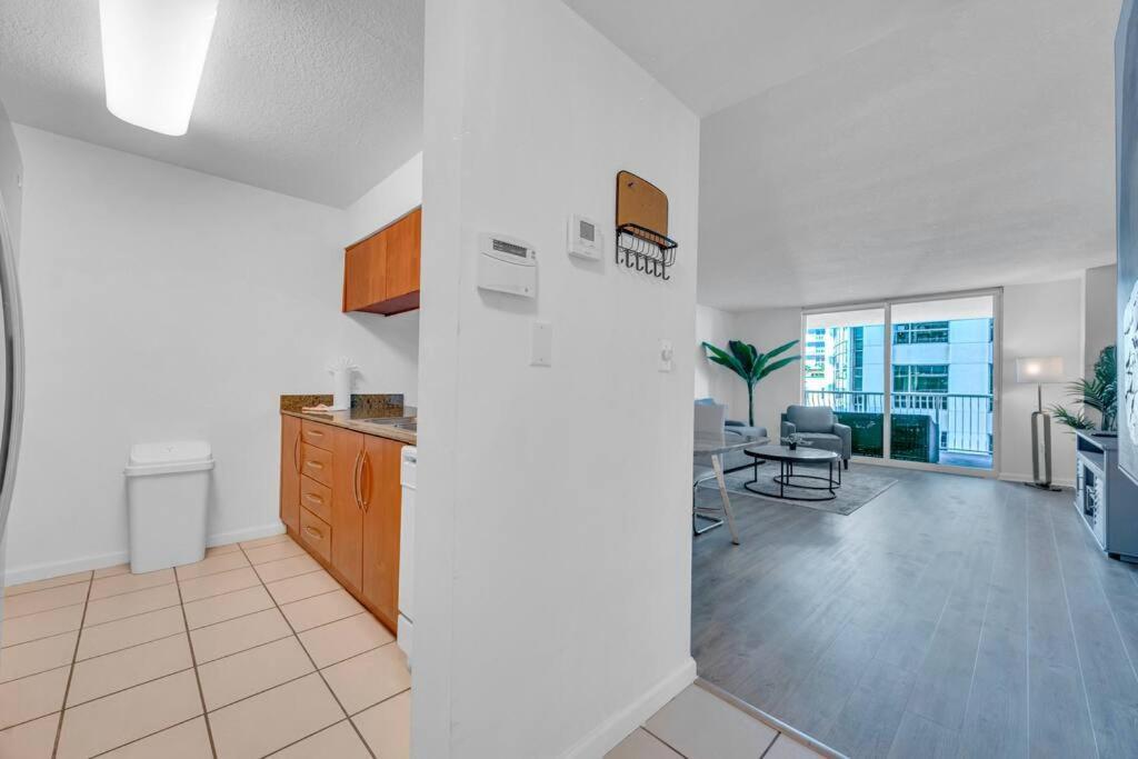 Stunning 1 Bdr 1 Bth • Brickell • Bay & Views Appartement *