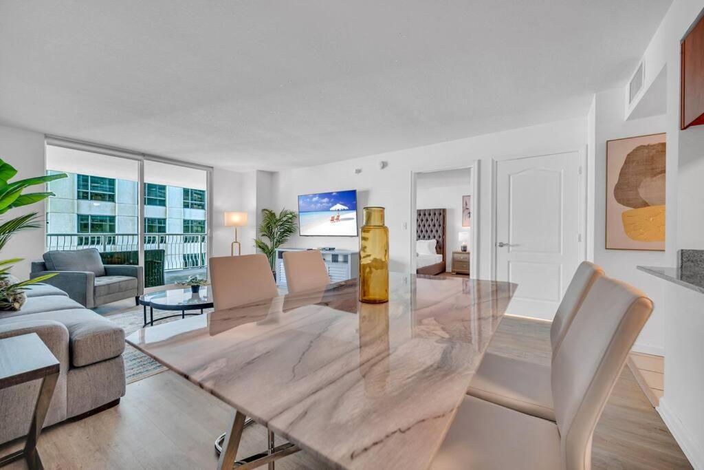 Stunning 1 Bdr 1 Bth • Brickell • Bay & Views Miami