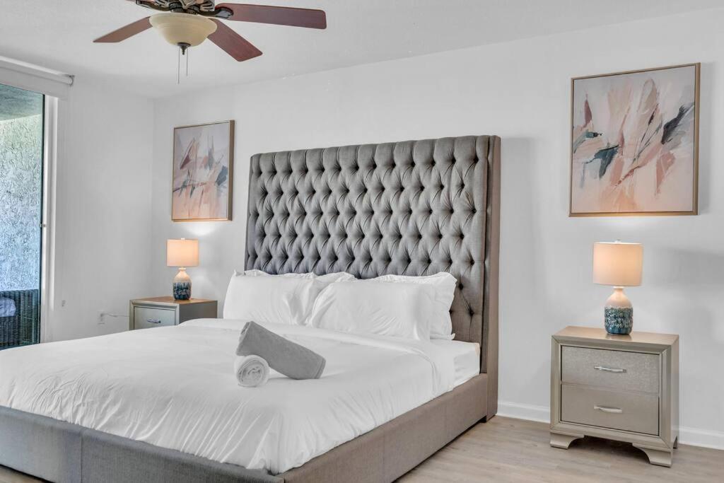 Stunning 1 Bdr 1 Bth • Brickell • Bay & Views *