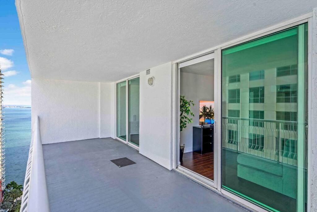 Comfy 28th Floor • Brickell • Ocean & Views Appartement