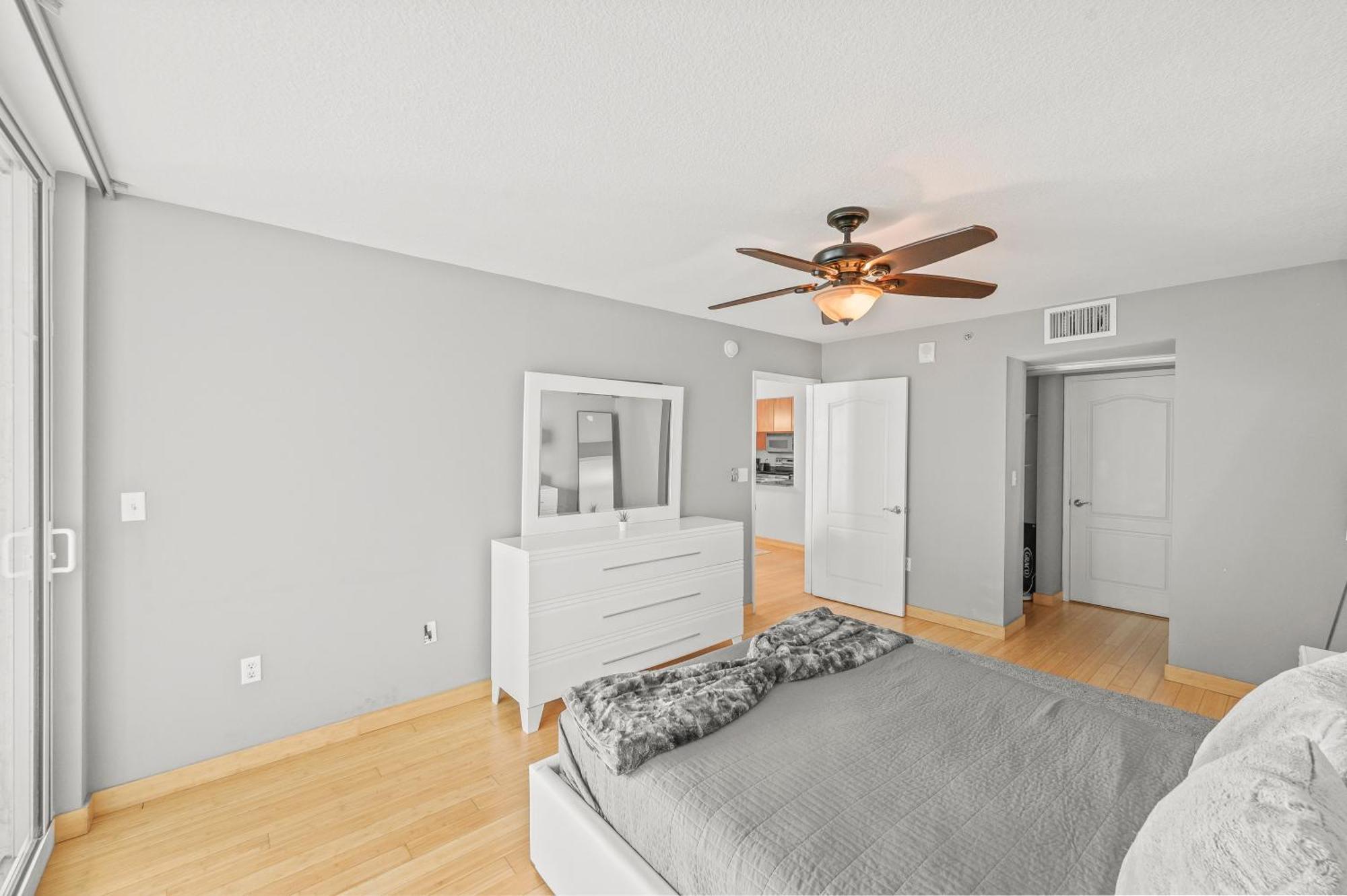Luxurious 1 Bed • Brickell • Ocean Views *