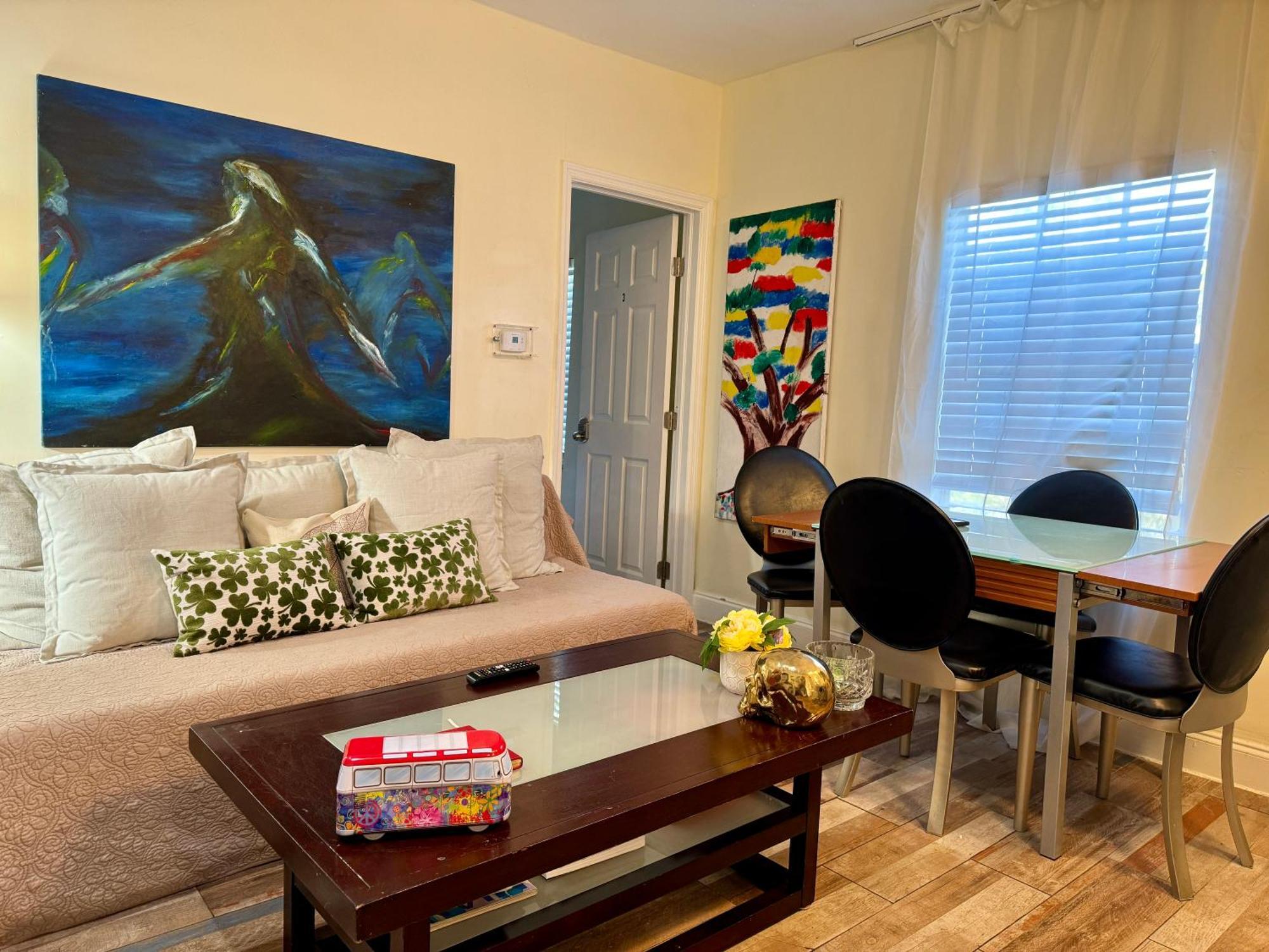 Vakantiehuis Bright Townhouse 3 Bedroom Free Parkig Garden
