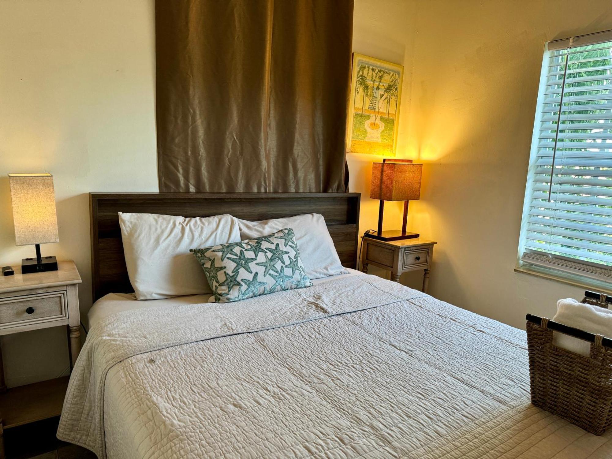 Bright Townhouse 3 Bedroom Free Parkig Garden Vakantiehuis