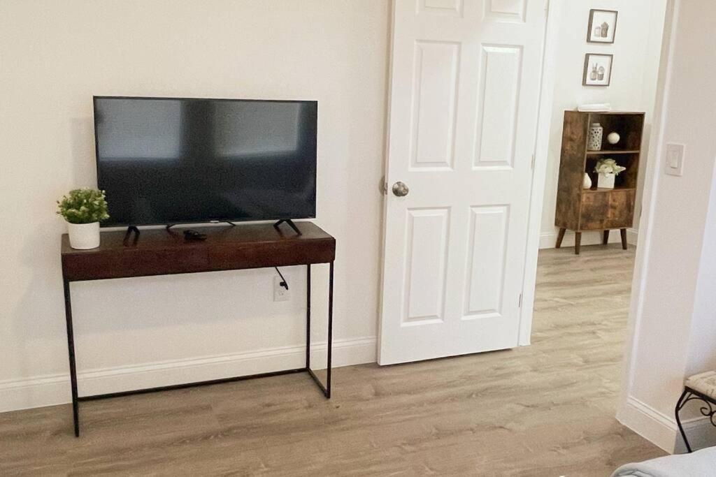Brickell + Wynwood Wonderland: Spacious 6br Villa