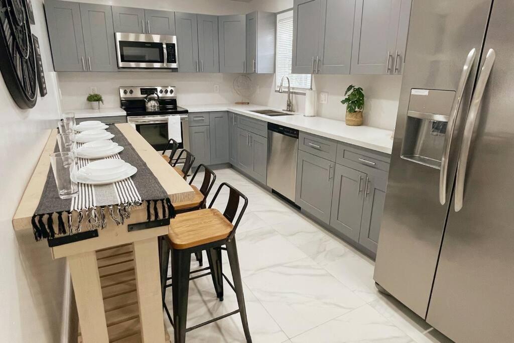 Brickell + Wynwood Wonderland: Spacious 6br Villa *
