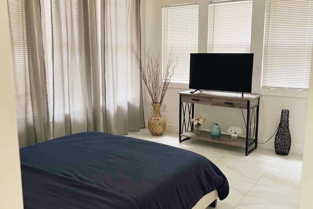Villa Brickell + Wynwood Wonderland: Spacious 6br Miami
