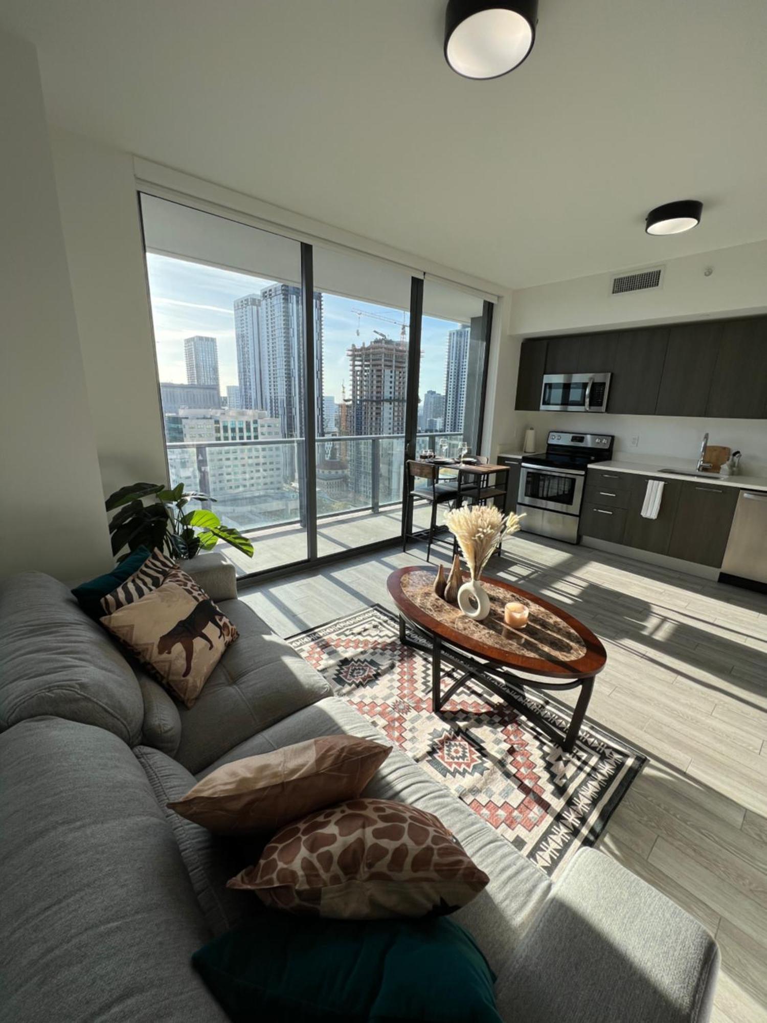 Luxury Waterfront Residences By Lamborghini - Near Kaseya Center Apartment *