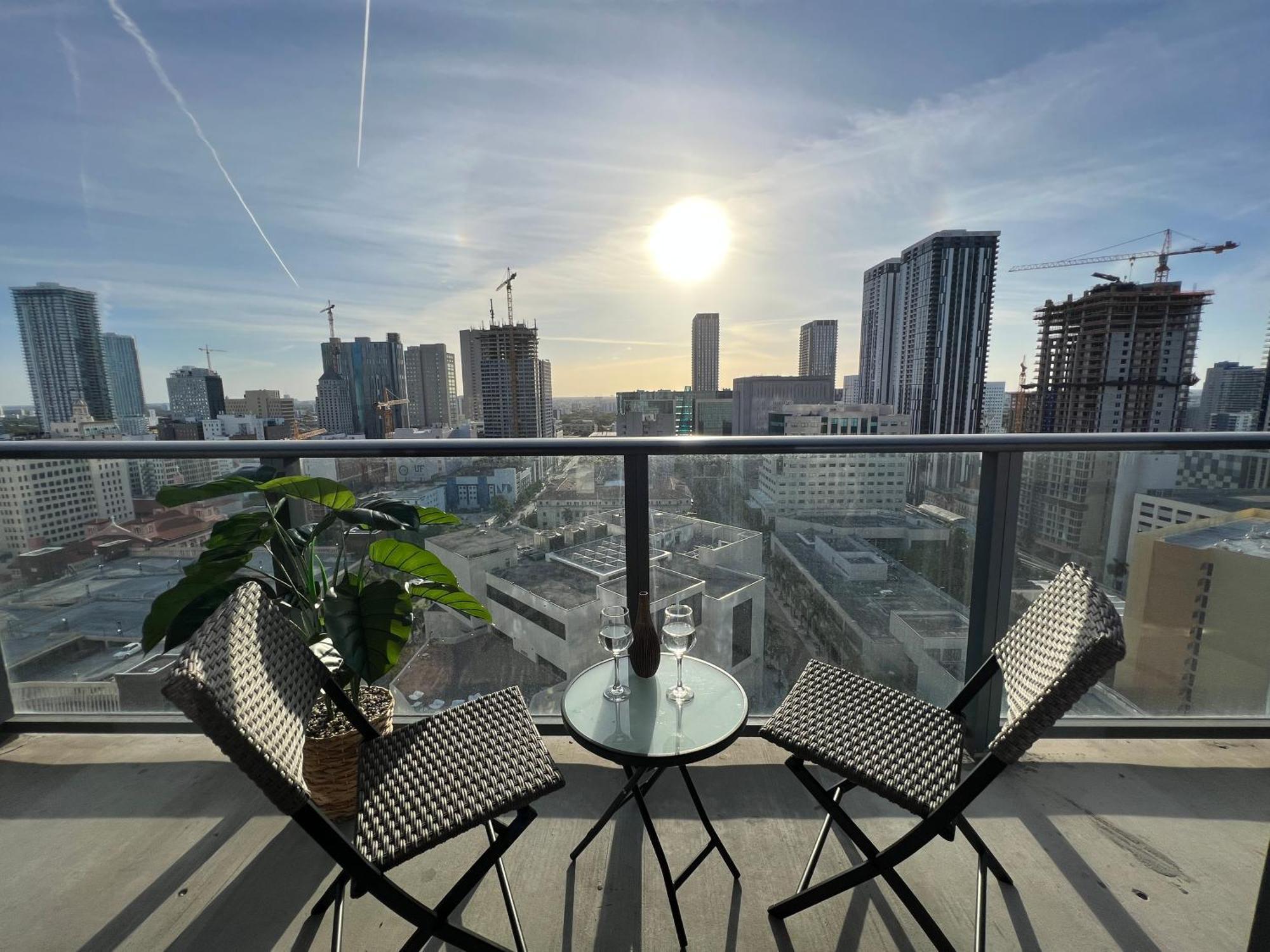 Luxury Waterfront Residences By Lamborghini - Near Kaseya Center *