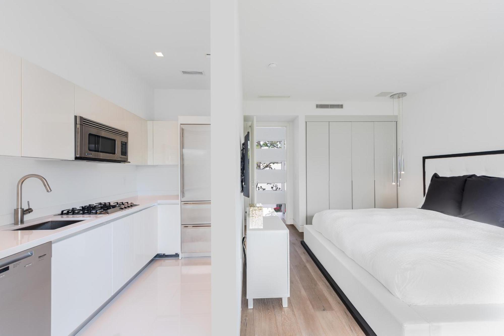 Indulge In Waterfront Elegance Your Ultra Luxury Estate Beckons!