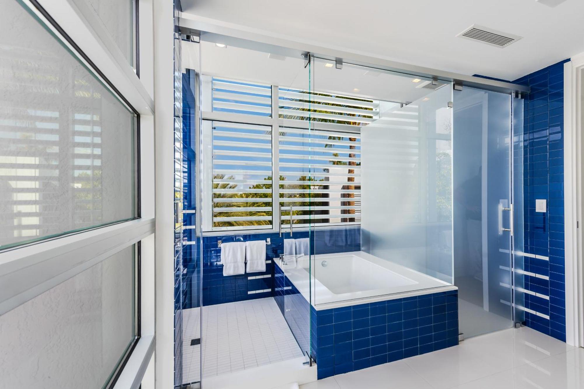 Indulge In Waterfront Elegance Your Ultra Luxury Estate Beckons! *