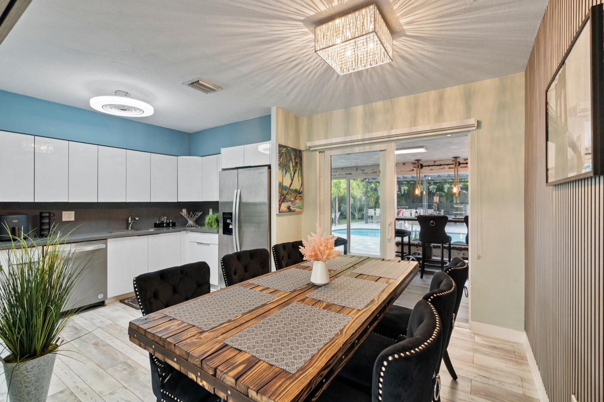 Villa With Outdoor Sauna, Outdoor Bar And Pergola With Games Miami