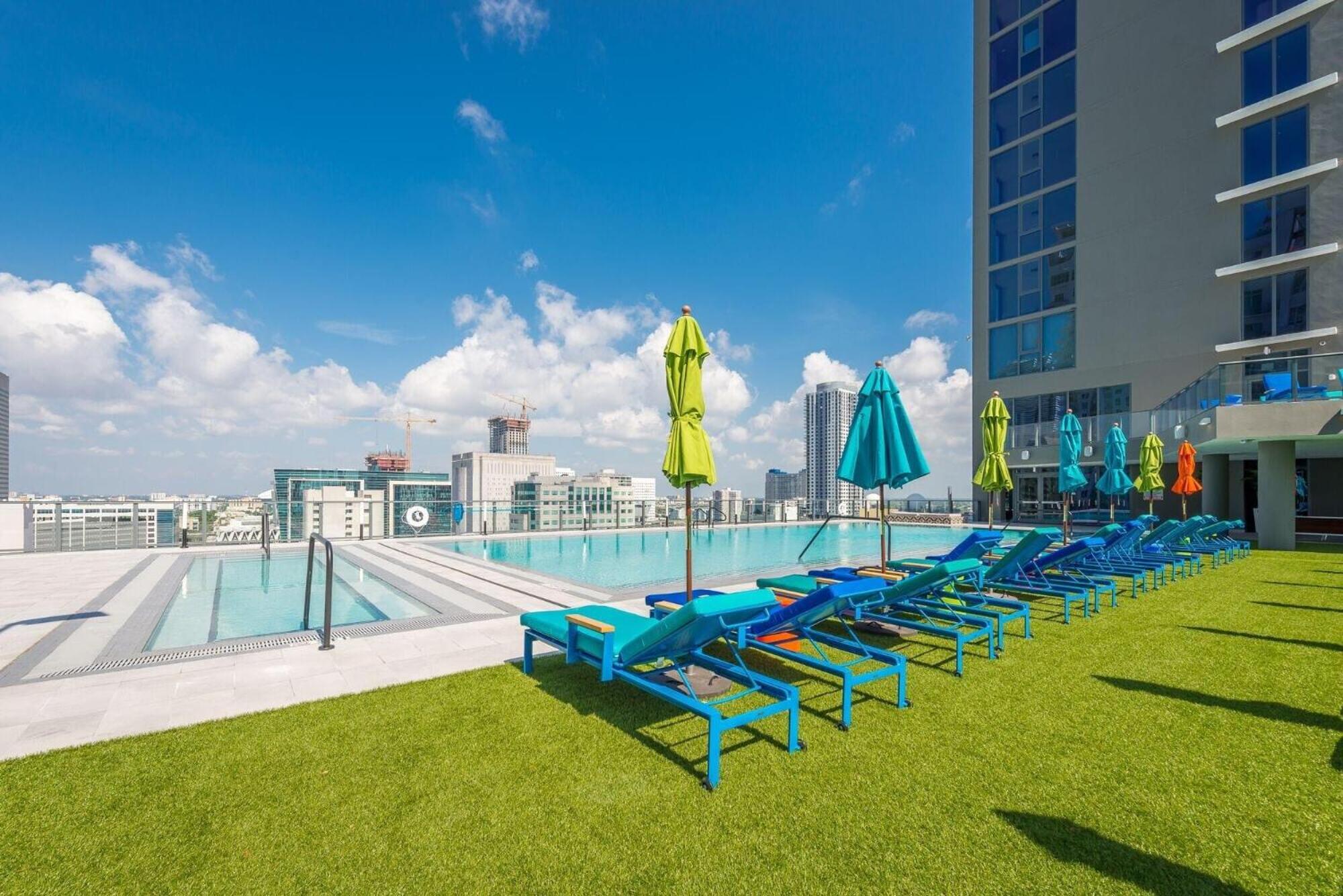 Sublime In The Heart Of Downtown *