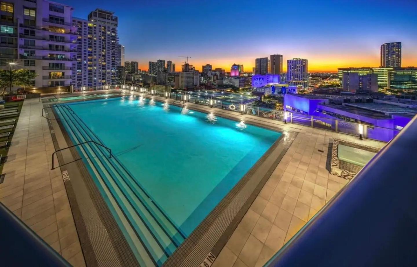 Apartment Luxury Waterfront Residences By Lamborghini - Near Kaseya Center