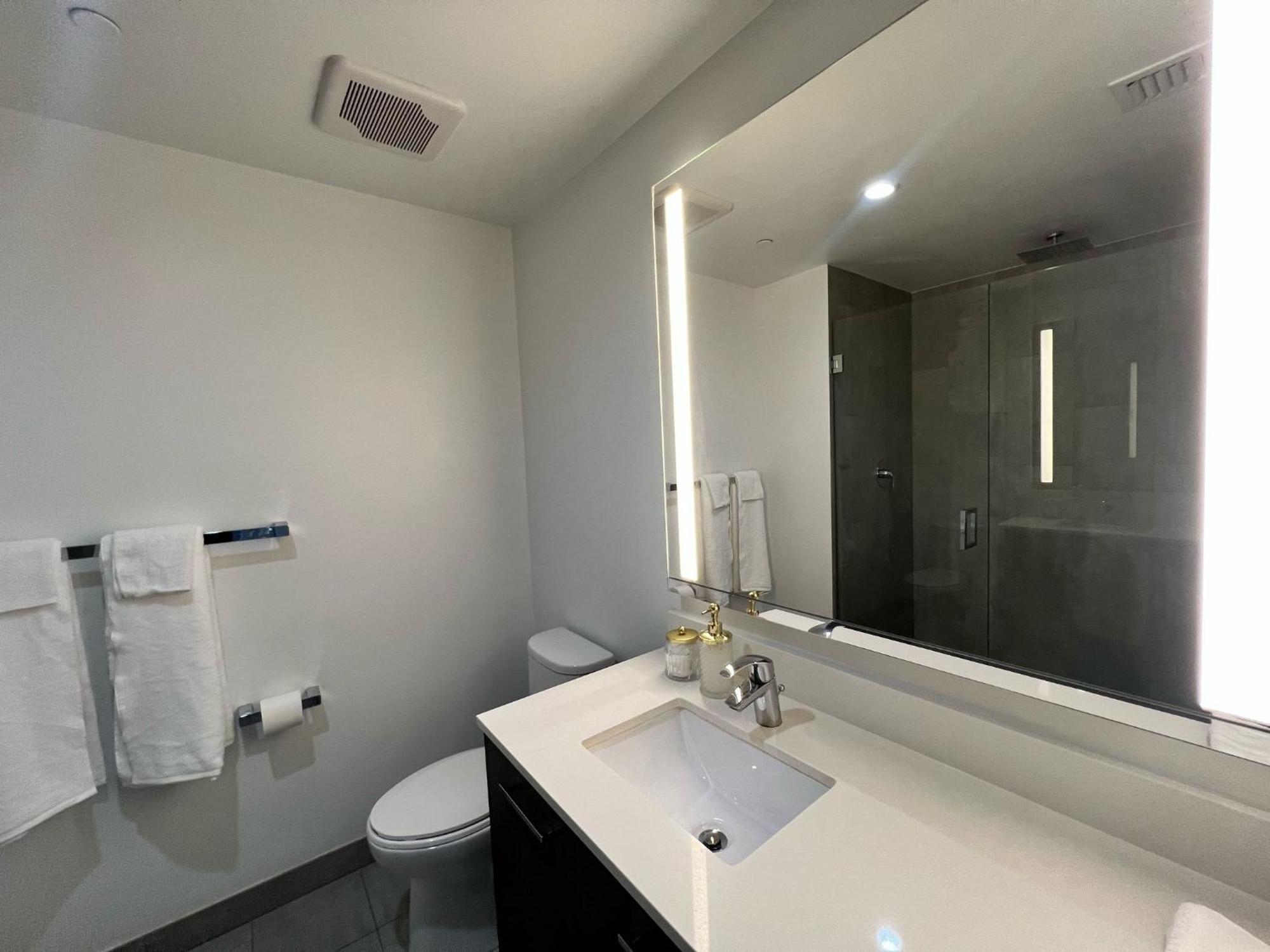Luxury Waterfront Residences By Lamborghini - Near Kaseya Center * Miami