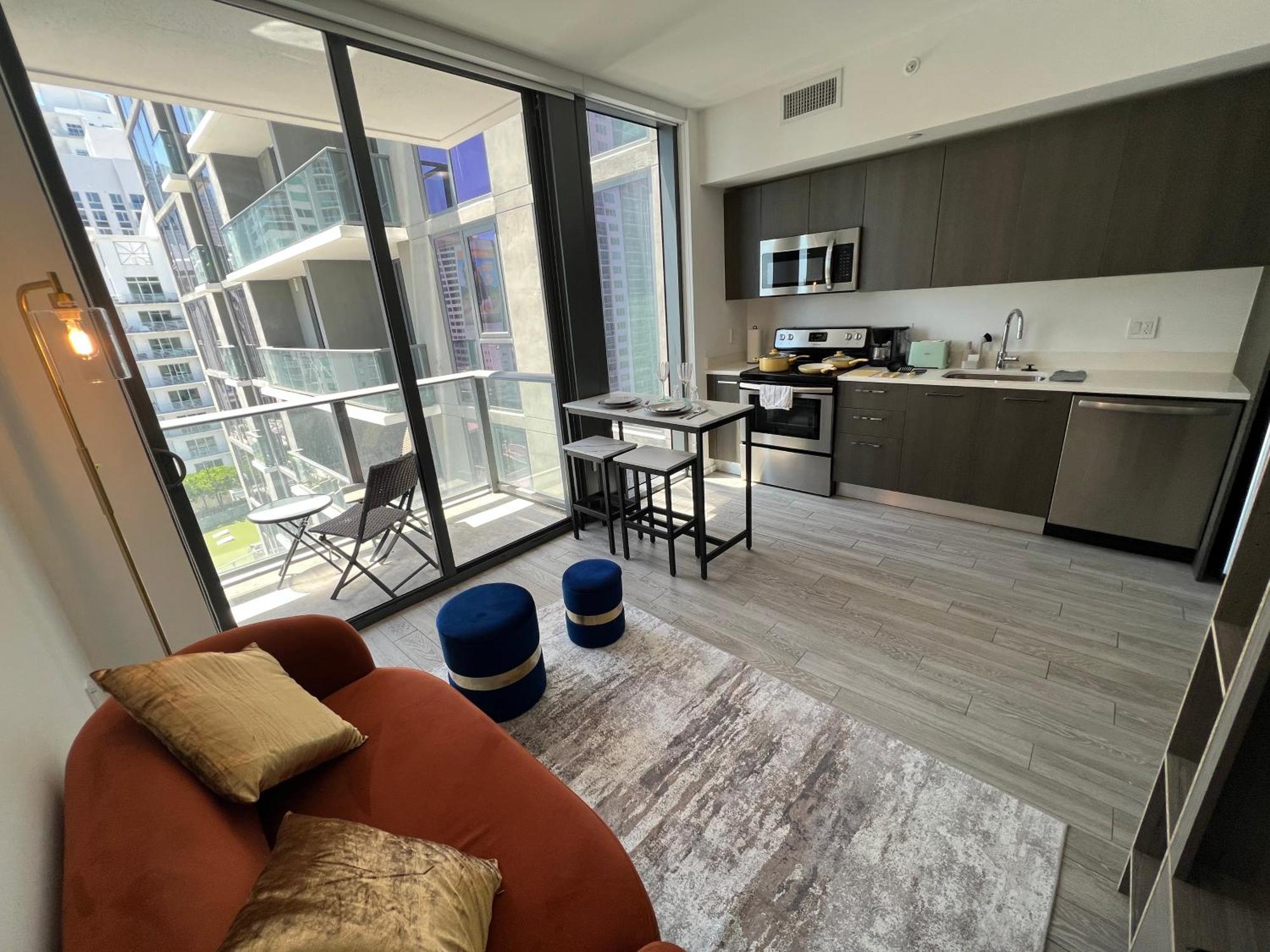 Luxury Waterfront Residences By Lamborghini - Near Kaseya Center Apartment