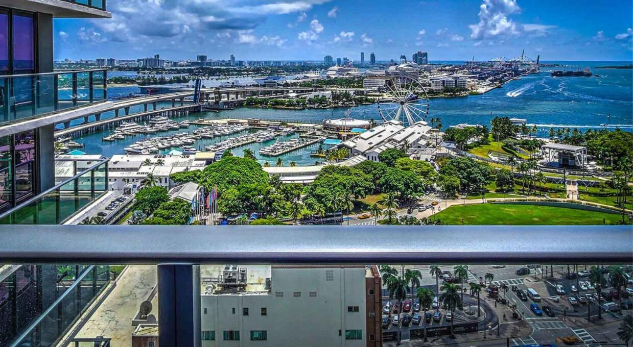 Luxury Waterfront Residences By Lamborghini - Near Kaseya Center Miami