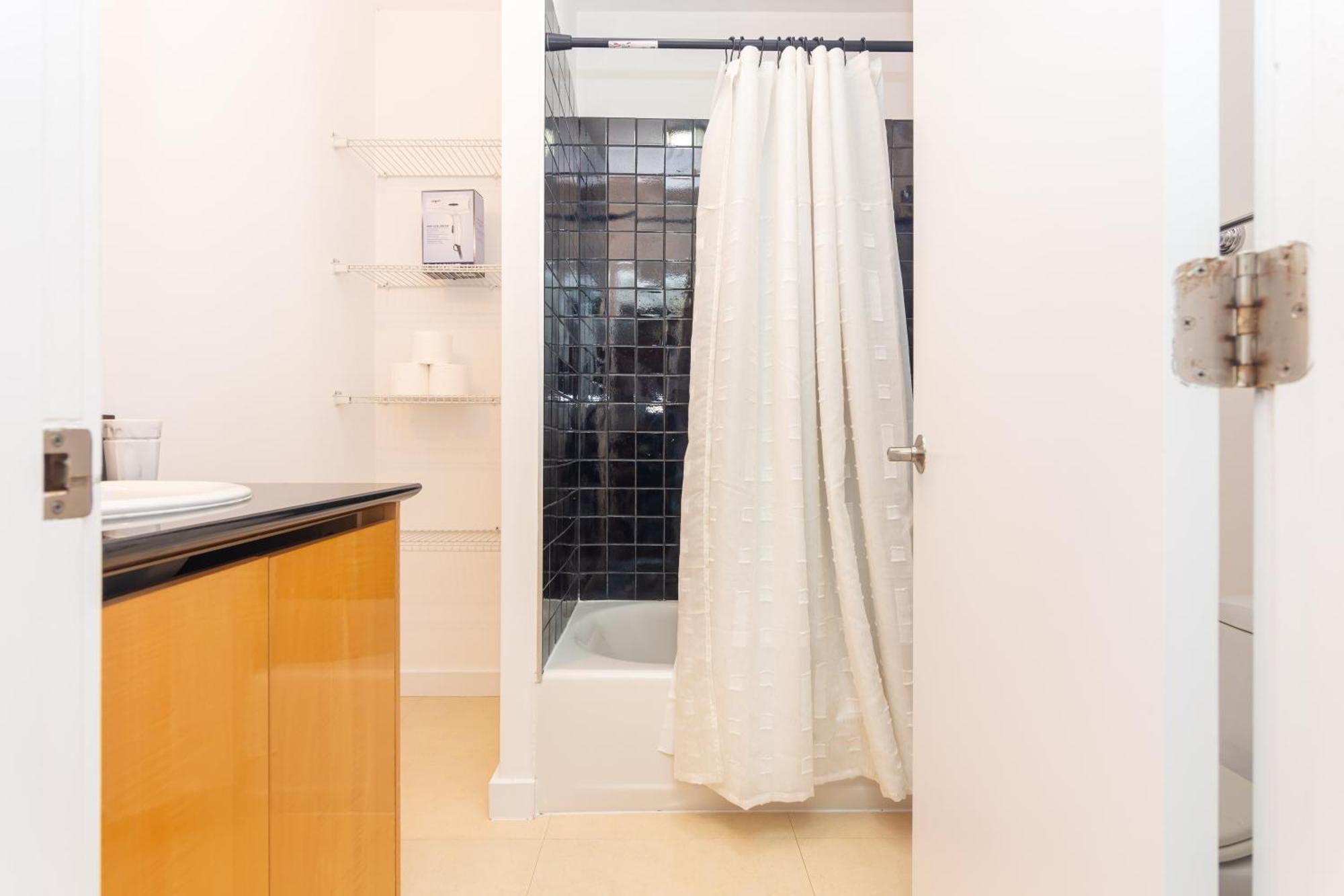 Apartment Downtown - 5 Minutes From Wynwood & Port - Art District Near Beach *