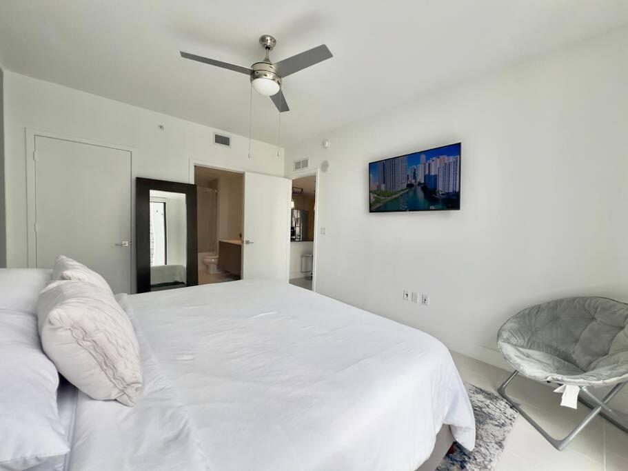Apartment Heart Of Downtown, 3br-2 And Half Bathroom En-suites Luxe Pool!