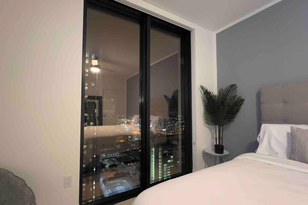 Heart Of Downtown, 3br-2 And Half Bathroom En-suites Luxe Pool! Miami