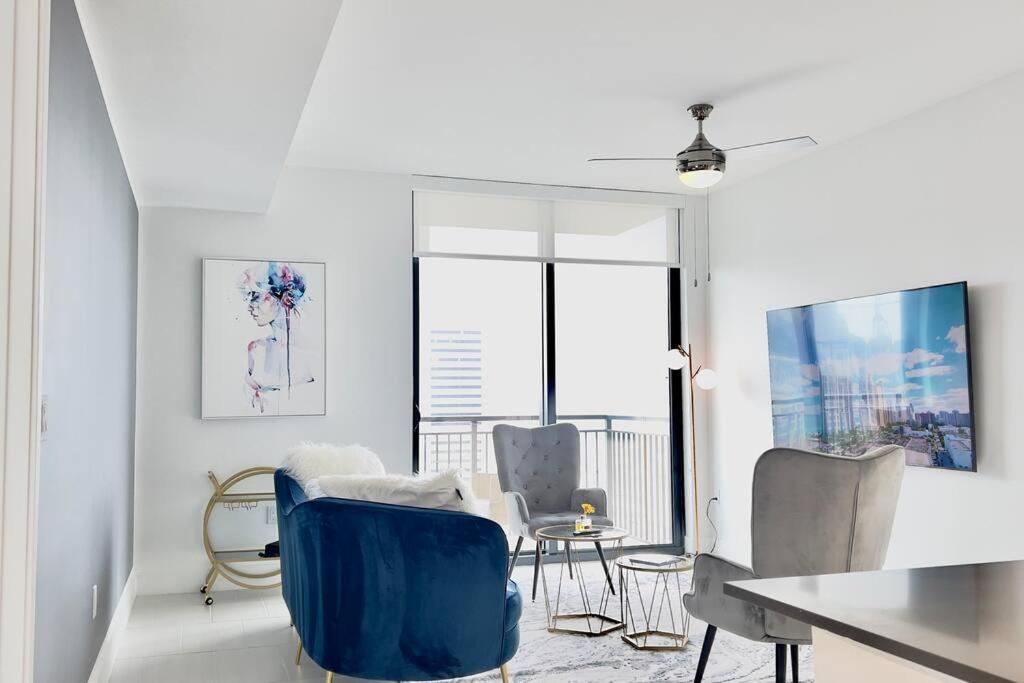 Apartment Heart Of Downtown, 3br-2 And Half Bathroom En-suites Luxe Pool! Miami