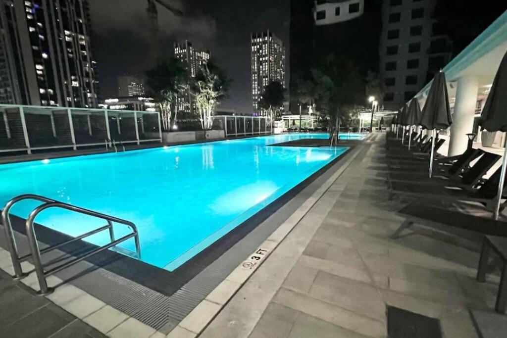 Oceana! 2br With Rooftop Pool & In The World Center Miami