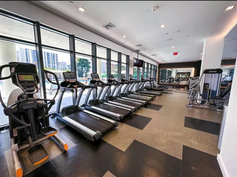 Oceana! 2br With Rooftop Pool & In The World Center