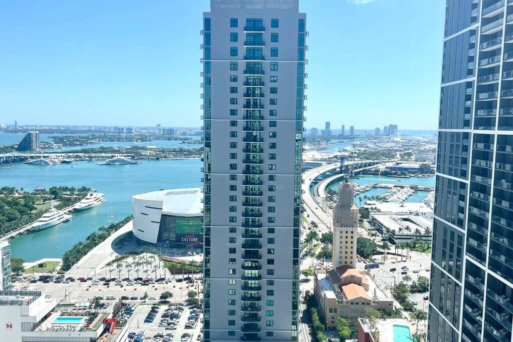 Oceana! 2br With Rooftop Pool & In The World Center Miami