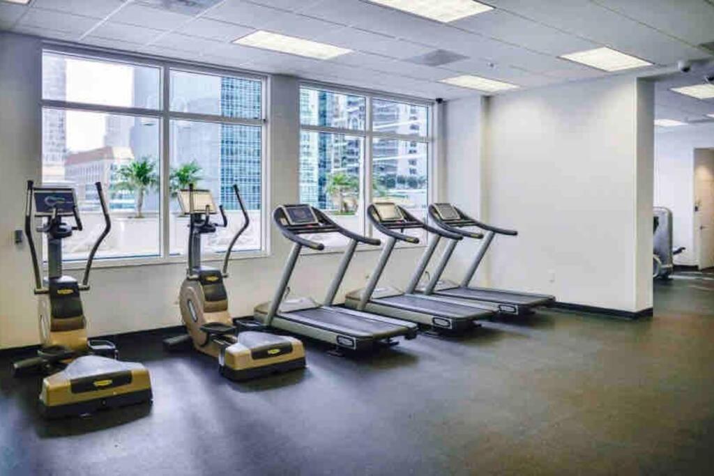 Apartment Spacious 1bedroom Unit Brickell-free Parking
