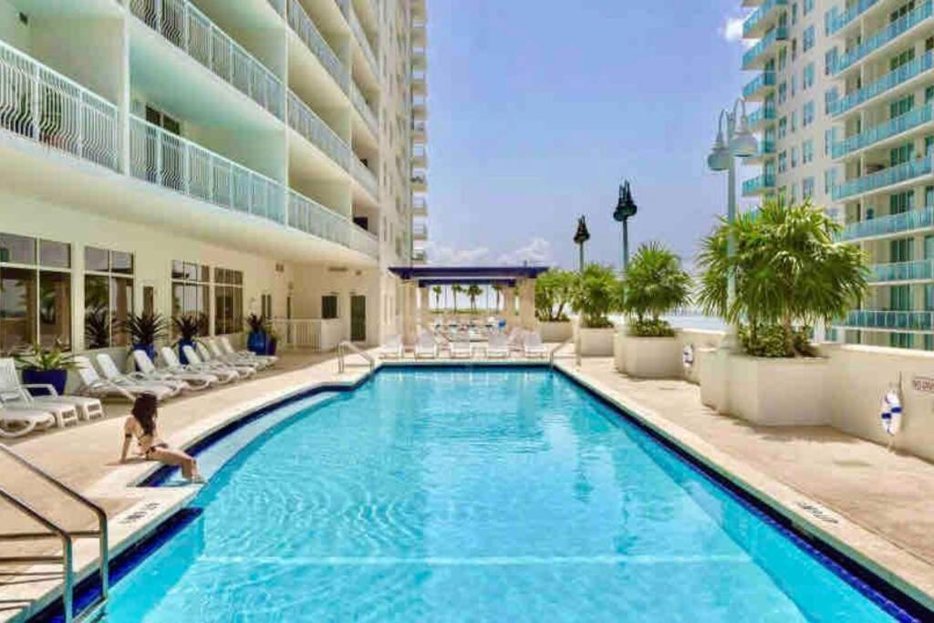 Apartment Spacious 1bedroom Unit Brickell-free Parking