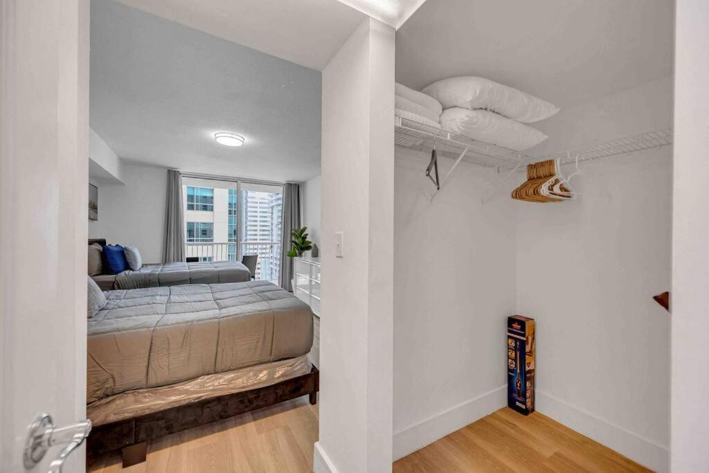 Apartment Spacious 1bedroom Unit Brickell-free Parking Miami