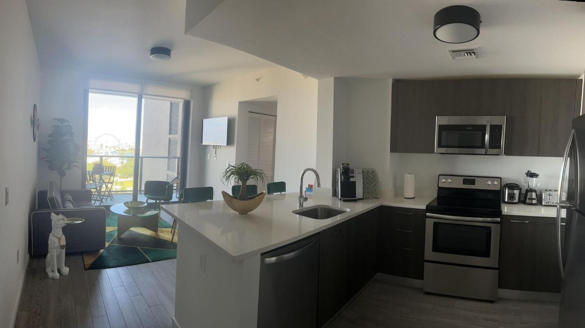 Luxury 2'2 Brickell Downtown Apartment *