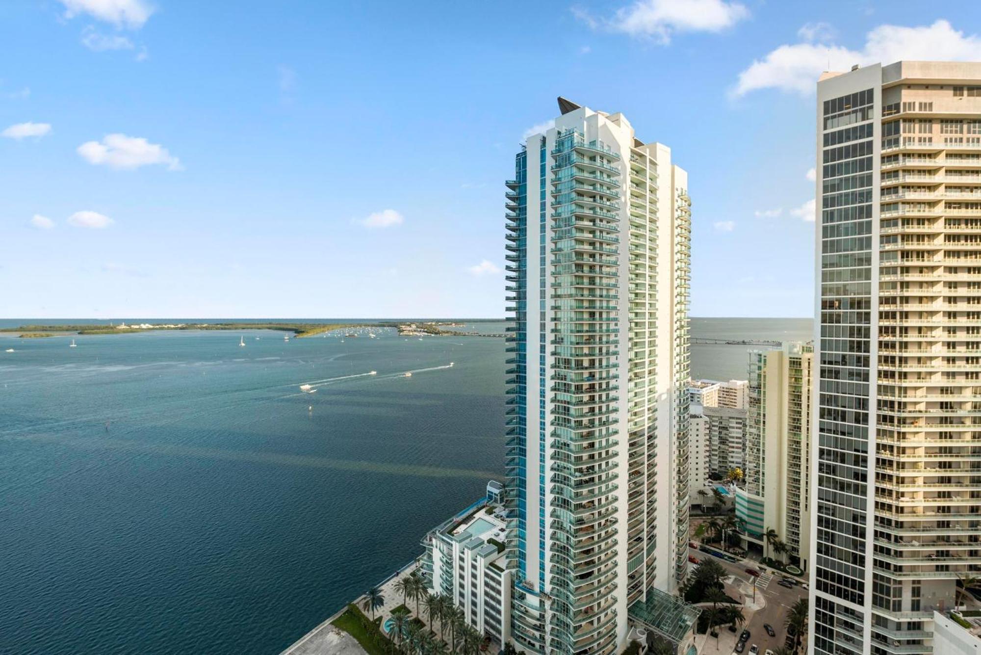Ferienhaus Bnb Hyperion - Luxe 3b W City & Ocean Views Miami