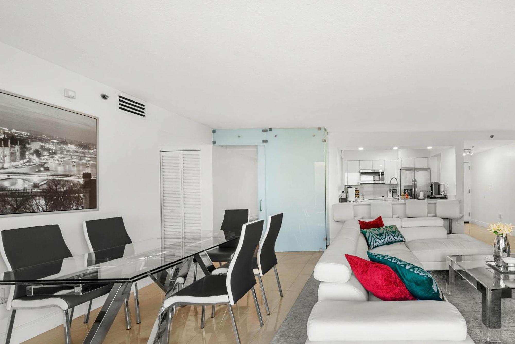 Ferienhaus Bnb Hyperion - Luxe 3b W City & Ocean Views