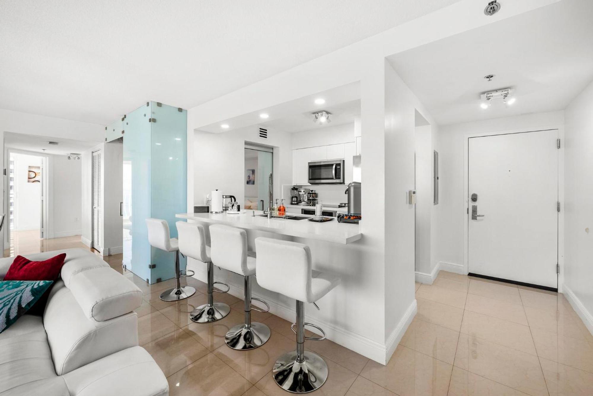 Bnb Hyperion - Luxe 3b W City & Ocean Views Ferienhaus *
