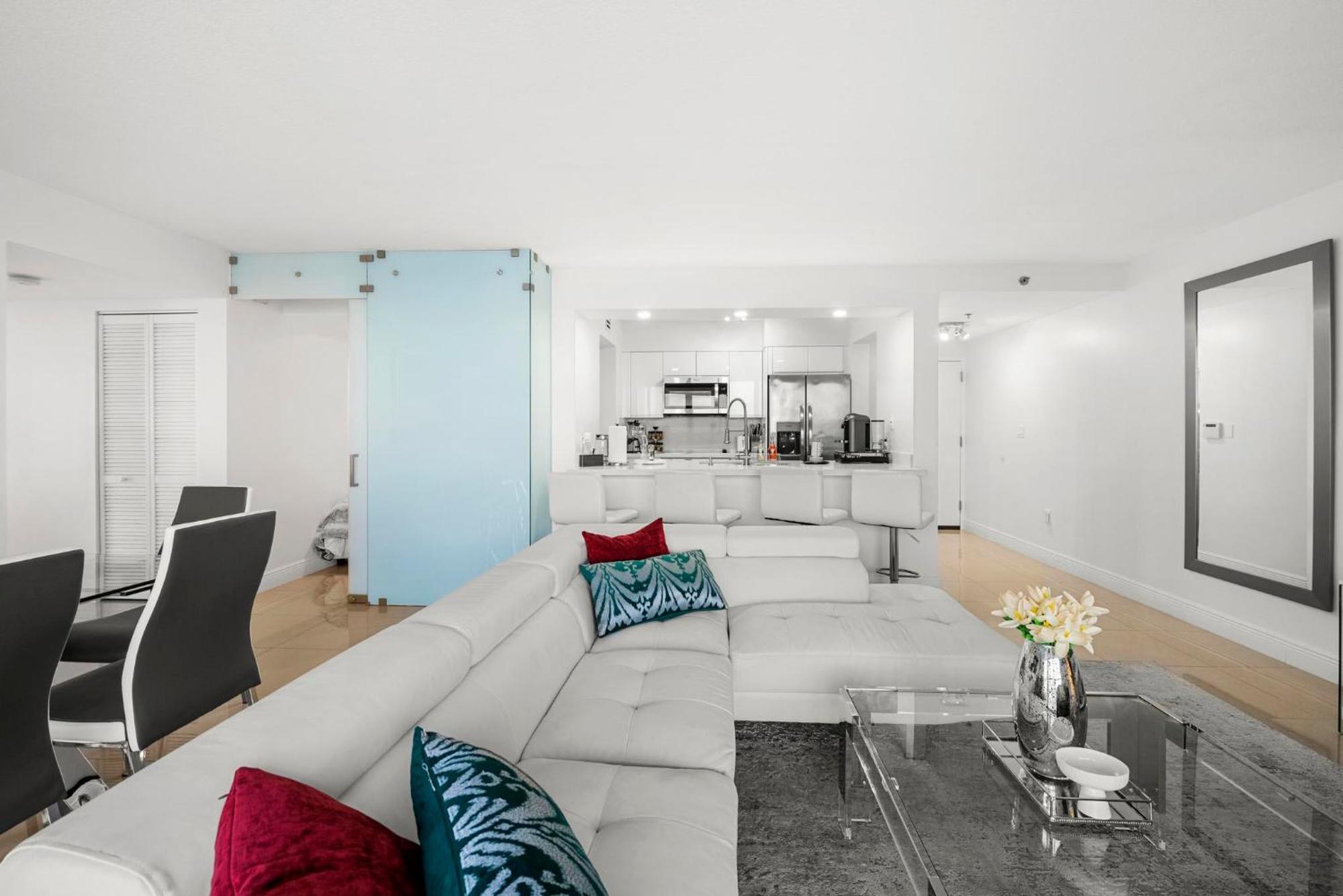 Bnb Hyperion - Luxe 3b W City & Ocean Views Ferienhaus
