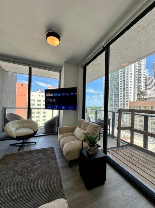 Tranquil Rooftop Escape Studio Apt Miami
